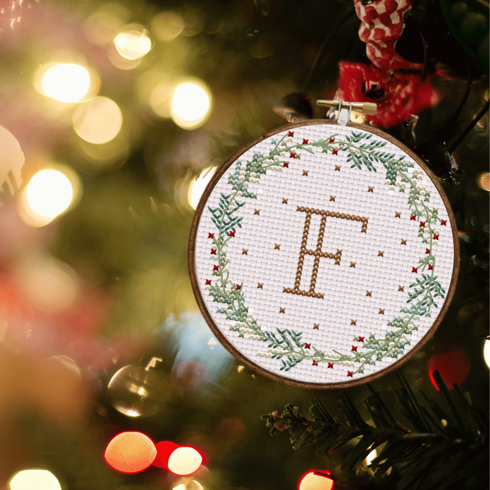 Christmas initials ornaments cross stitch patterns, featuring letters A to Z.