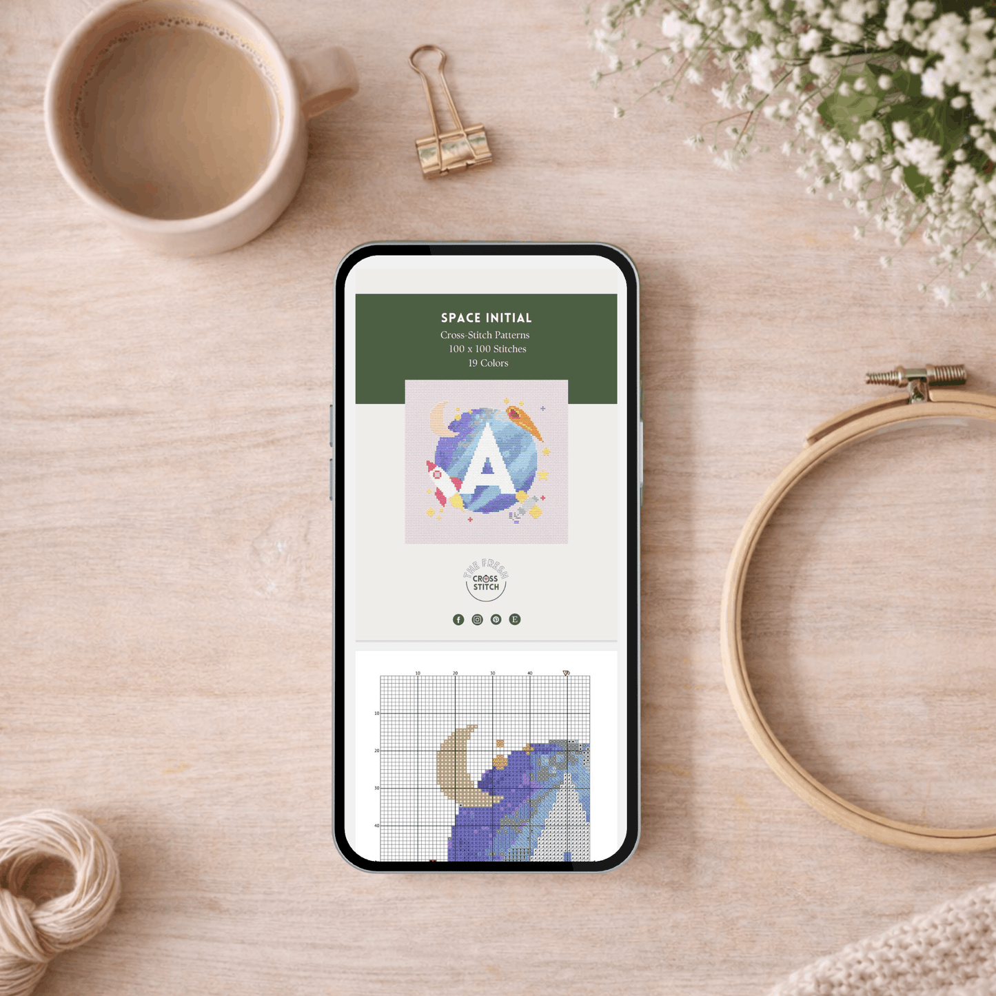 Вензель с космическим фоном