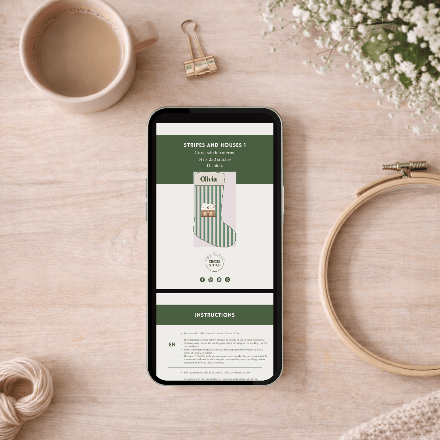 Рождественский чулок: полоски и пряничные домики