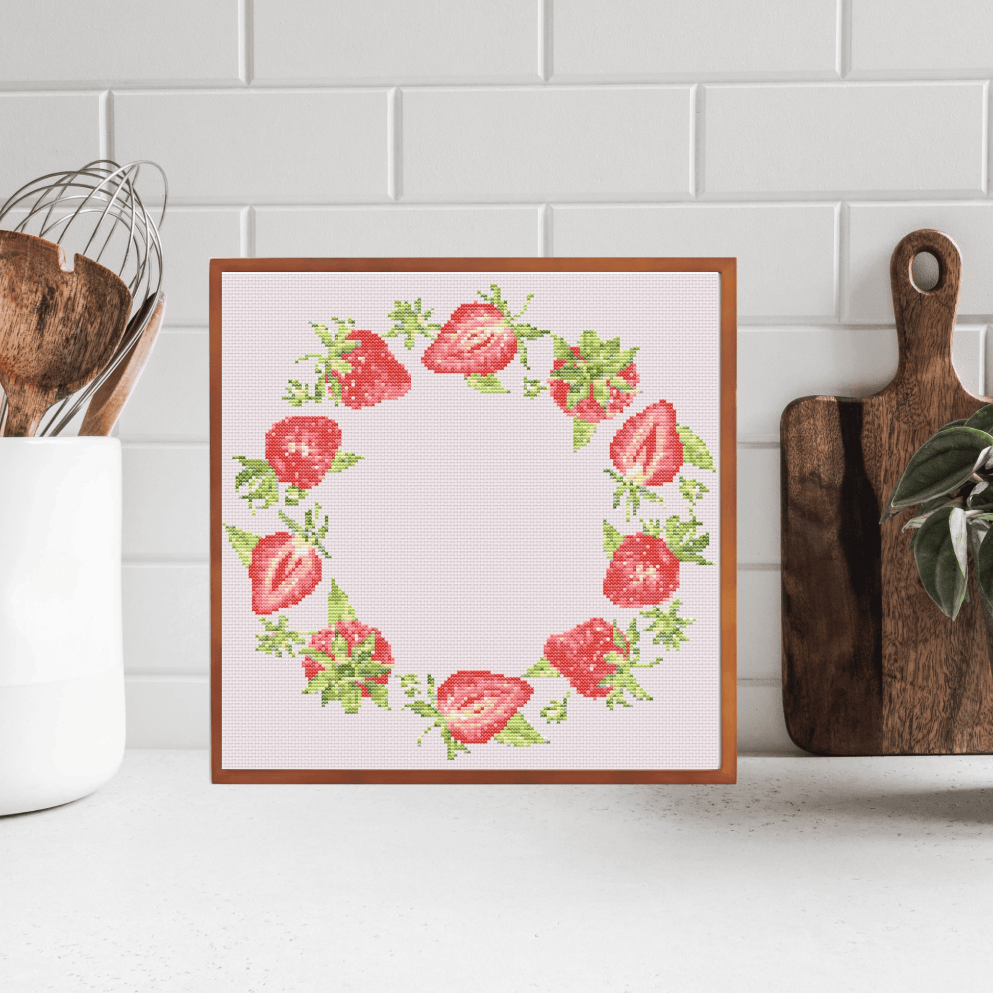 Strawberries wreath cross-stitch pattern | Fruit wreath cross stith charts | Modern and pretty cross stitch charts PDF